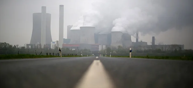 RWE&#8209;Aktie im Rückwärtsgang: Die Gründe, wie tief das Papier noch fallen kann (Foto: Börsenmedien AG)