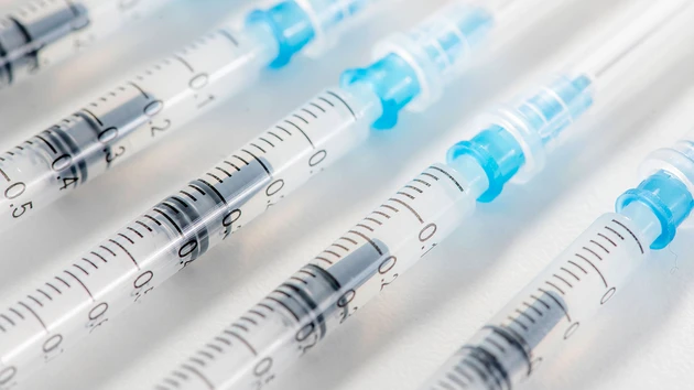 BioNTech: Zweiter Booster im Fokus – Corona‑Fallzahlen steigen wieder 