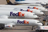 FedEx: Logistik‑Aktien im Tiefflug: FedEx crasht nach Gewinnwarnung, Post am DAX‑Ende