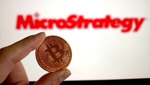 Bitcoin‑Bullen warnen – MicroStrategy halbiert  / Foto: CFOTO/picture alliance/dpa