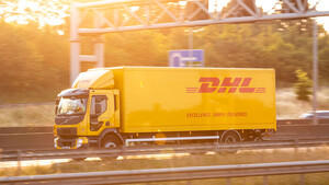 DHL Group: Nimmt die Aktie wieder Fahrt auf?  / Foto: Jarek Kilian/Shutterstock