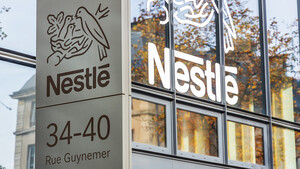 Nestlé: Das spricht für den Nahrungsmittel‑Konzern  / Foto: JeanLucIchard/shutterstock