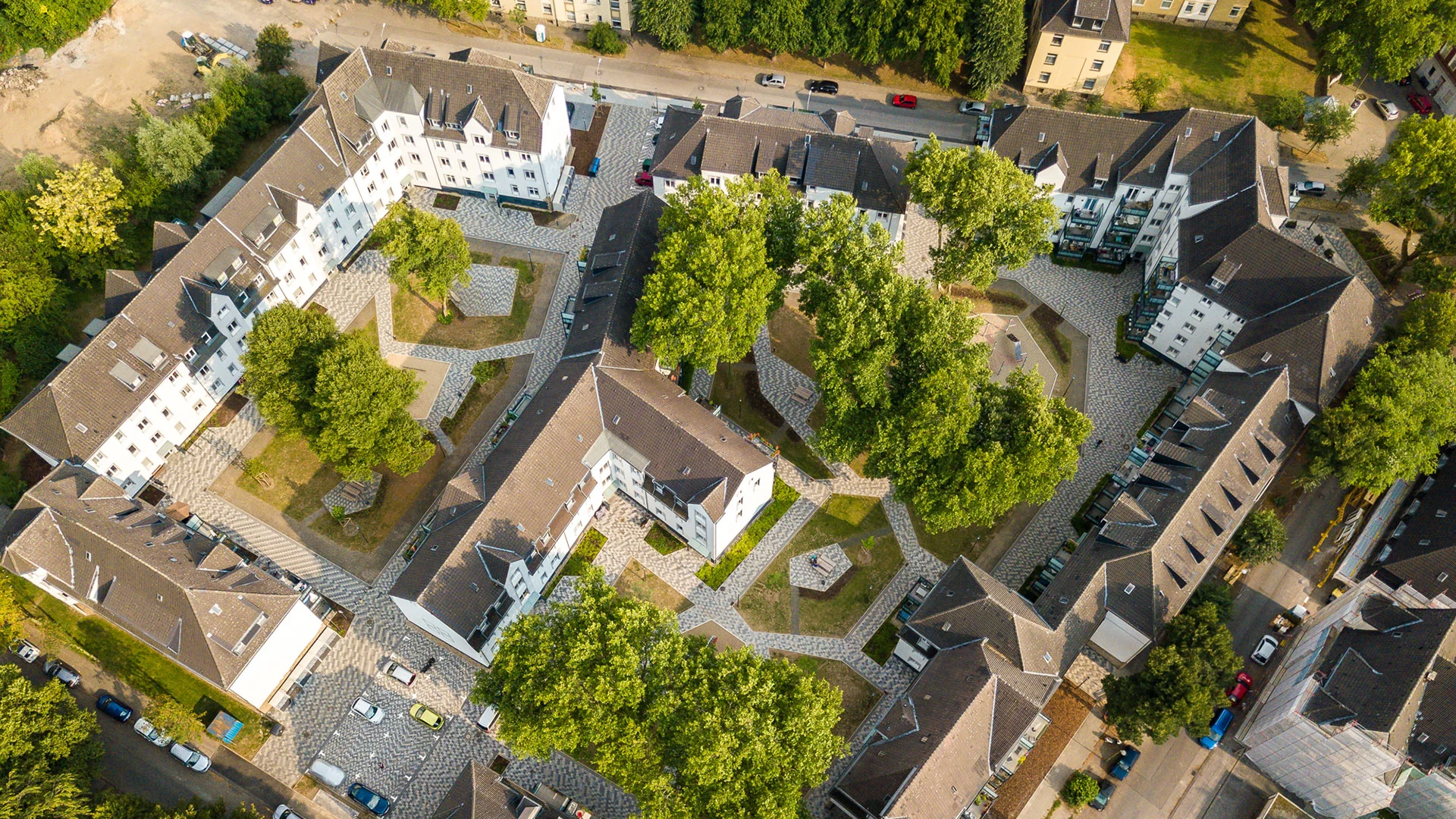 Auferstanden aus Ruinen: Auf welche Immobilien&#8209;Aktie Sie jetzt setzen sollten (Foto: Shutterstock)