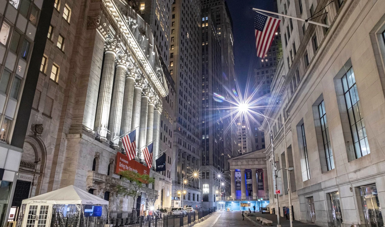 Schlussglocke Wall Street: Dow Jones rutscht ins Minus; Chevron und Salesforce schwach – Nvidia großer Gewinner