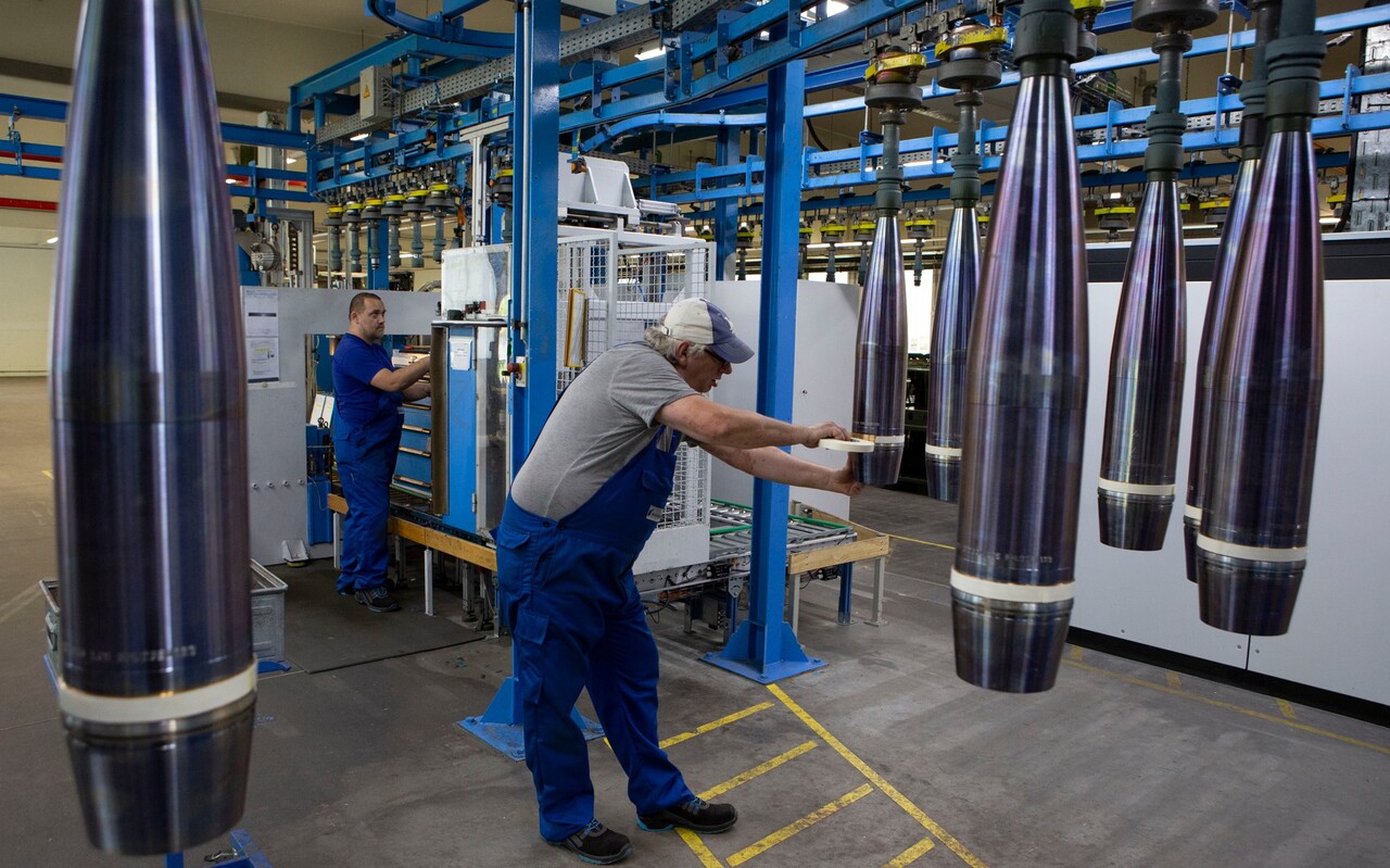 Rheinmetall an DAX-Spitze – bald Artillerie-Munition aus VW-Werk?