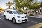 DAX: Alphabet‑Tochter Waymo schickt die ersten vollautonomen Autos auf die Straße