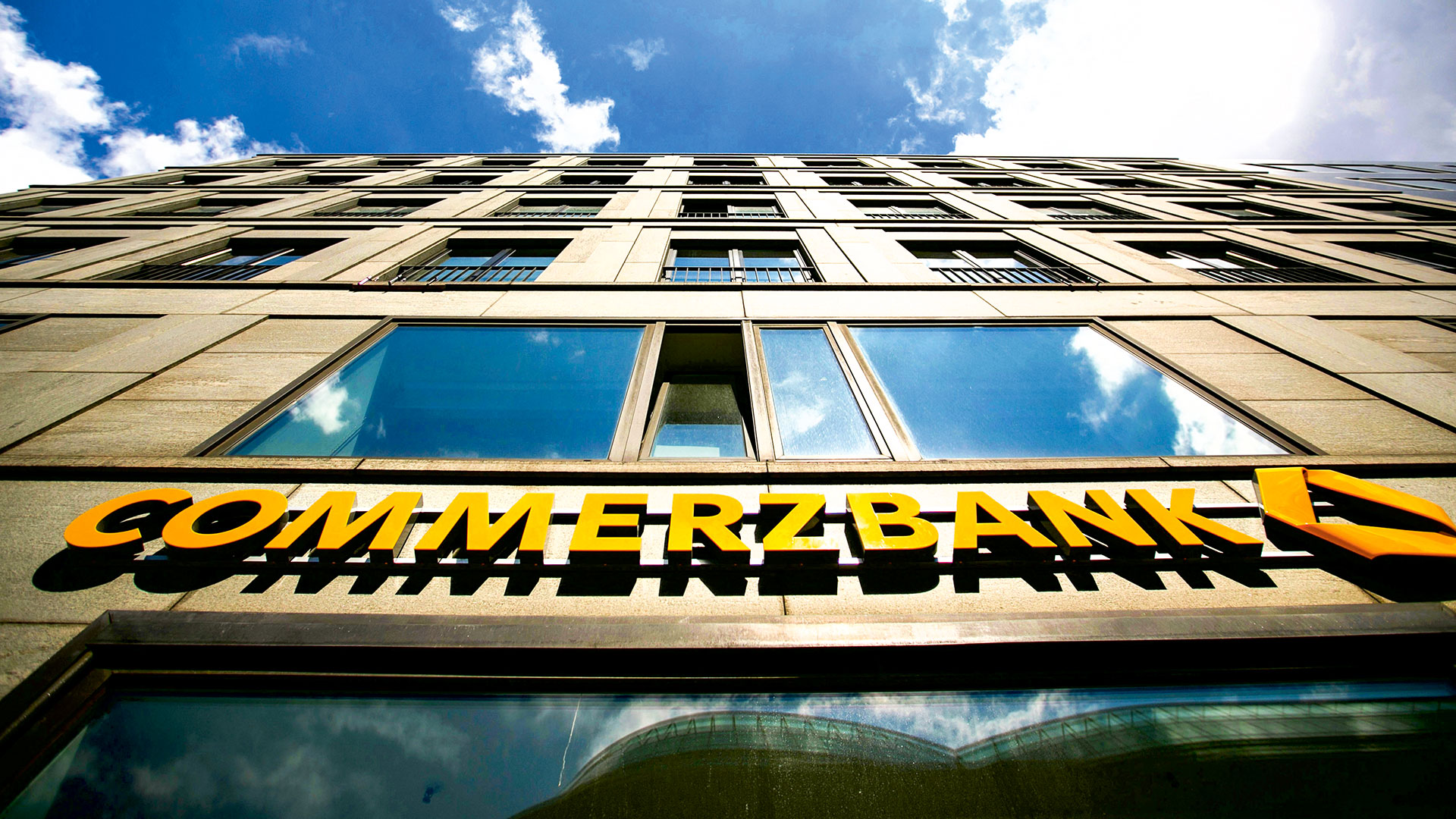 Neue Sparer&#8209;Angst um die Einlagensicherung &#8209; Commerzbank&#8209;Übernahme ist schuld (Foto: Bloomberg/Kontributor/GettyImages)