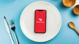 DoorDash Inc. A: DoorDash: Hoch geflogen, jetzt der Absturz ‑ das steckt dahinter