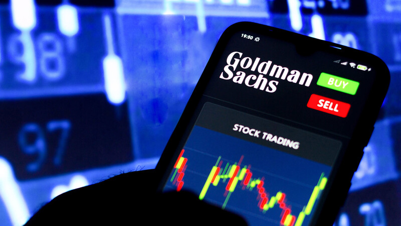Platz 3: Goldman Sachs +46,5%; Die Aussicht auf steigende Zinsen treibt die Bankenbranche an. Bei Goldman haben zuletzt aber vor allem Investmentbanking und Handelssparte für Milliardengewinne gesorgt.