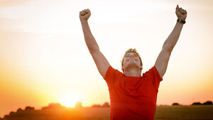 Günstig kaufen, teuer verkaufen: Die Börsenstrategie für echte Optimisten  / Foto: Shutterstock