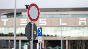 Tesla: 1.700 Stellen weg – Grünheide spürt Musks Sparkurs  / Foto: Christophe Gateau/picture alliance/dpa