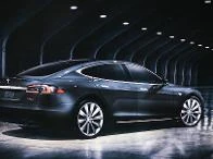 China: Tesla Model S fällt ins Wasser (Video) - Positiv: Entwarnung für Model-3-Expansion
