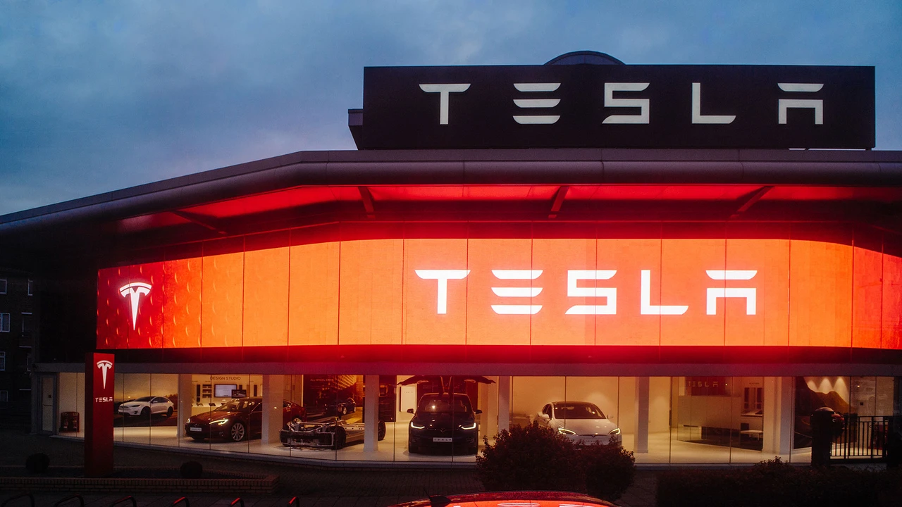Tesla: Aktie rutscht erneut ins Minus – diese Unterstützung ist jetzt wichtig