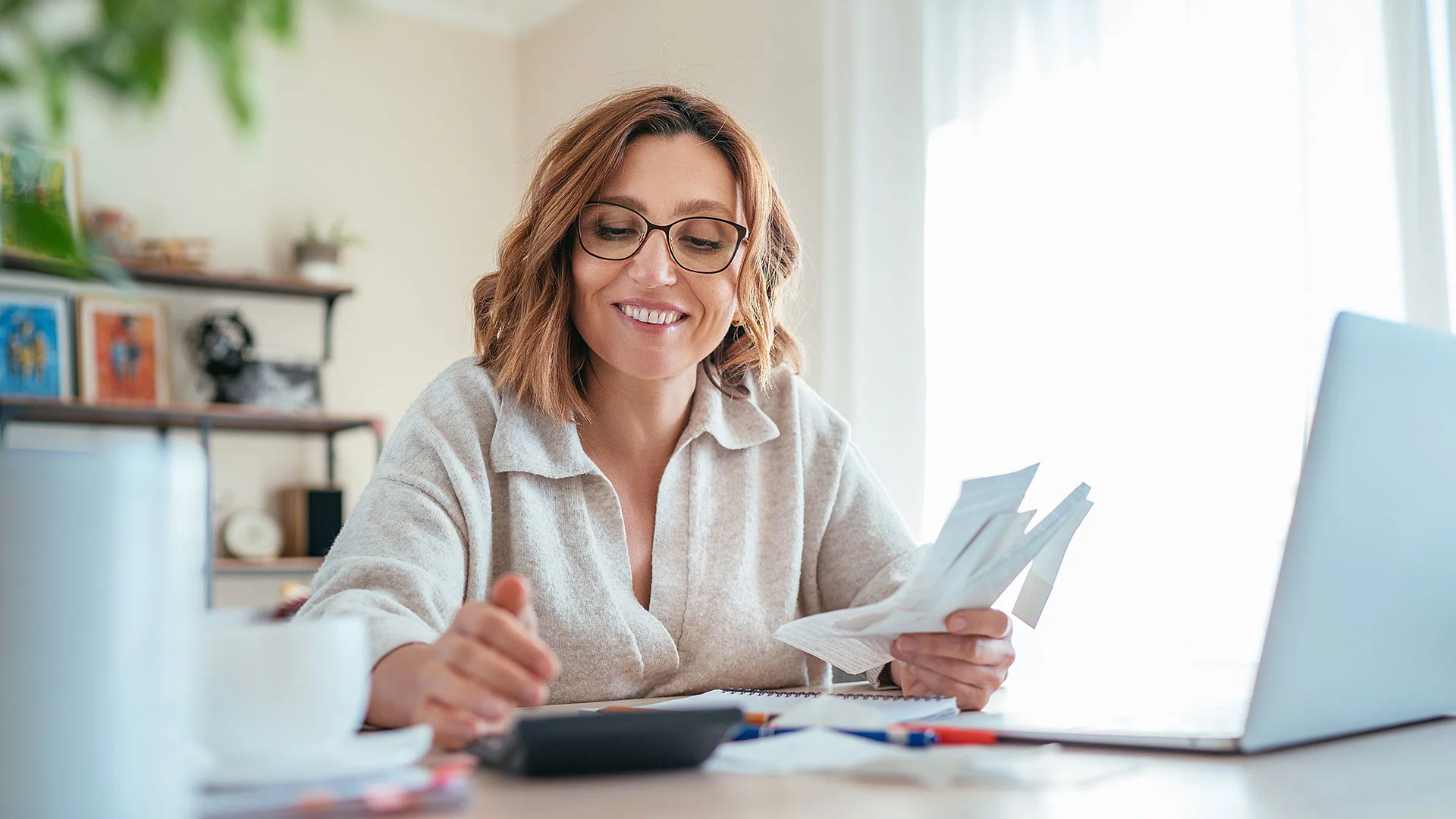 September bringt wichtige Änderungen bei MSCI World, Steuer und Co.: Was Anleger jetzt wissen müssen  (Foto: Solovyova / iStock)