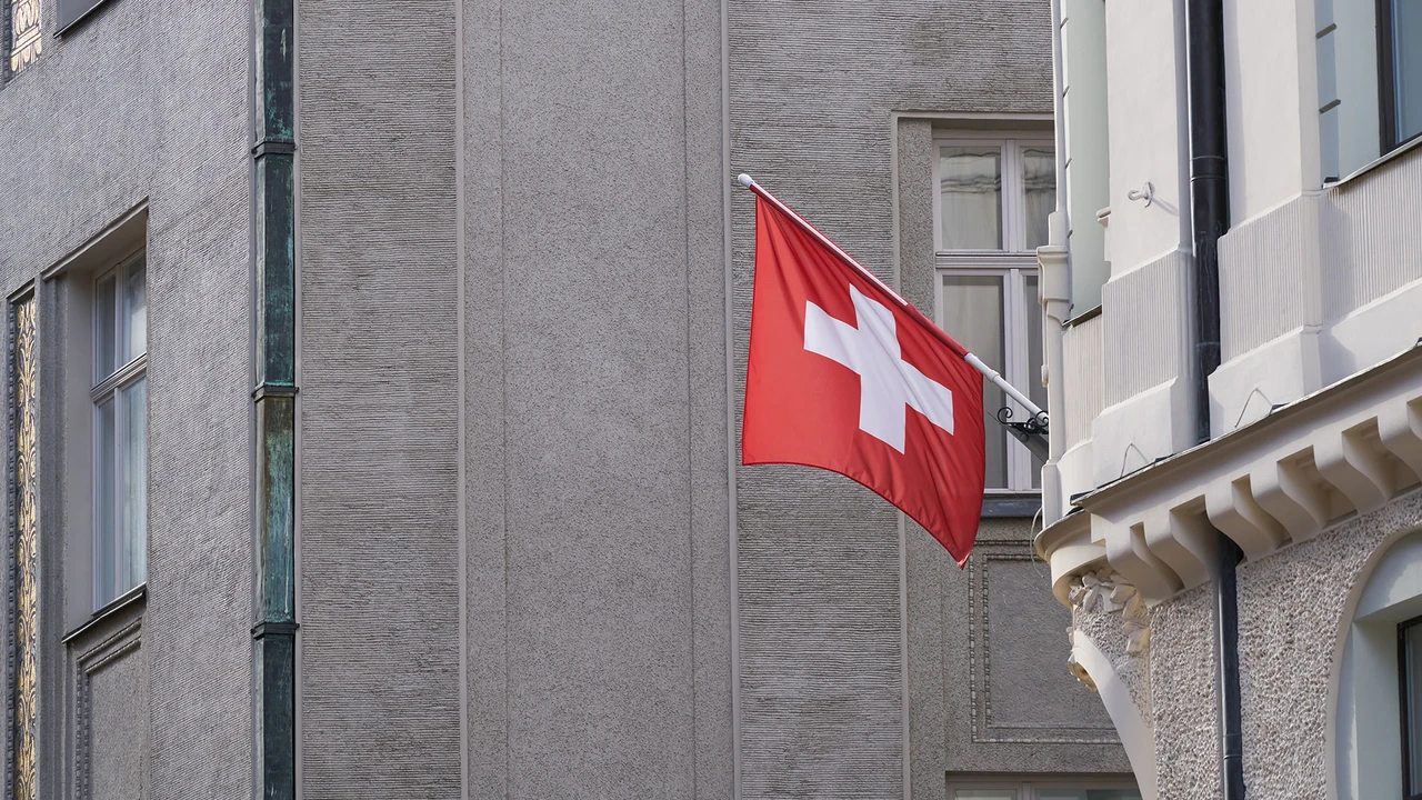 Das geht in Österreich und der Schweiz: Diese Aktie springt im SMI an die Spitze