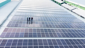 JinkoSolar, Canadian Solar und Co: So realistisch sind die neuen Ausbau‑Ziele  / Foto: Shutterstock/NavinTar