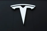 Tesla: Zwei Tesla‑Bären gestehen: Wir haben uns geirrt – „das Model 3 ist Weltklasse“