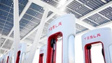 Tesla: Tesla: Mehr als ein Autobauer?