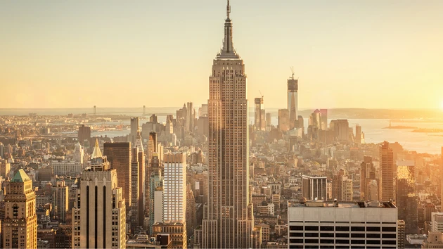 Wall‑Street‑Schluss: Fed treibt die Kurse an, WeWork mit 50% Crash 