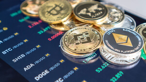 Bitcoin & Co: Gespanntes Warten auf Mittwoch – XRP und DOGE stechen heraus  / Foto: Shutterstock