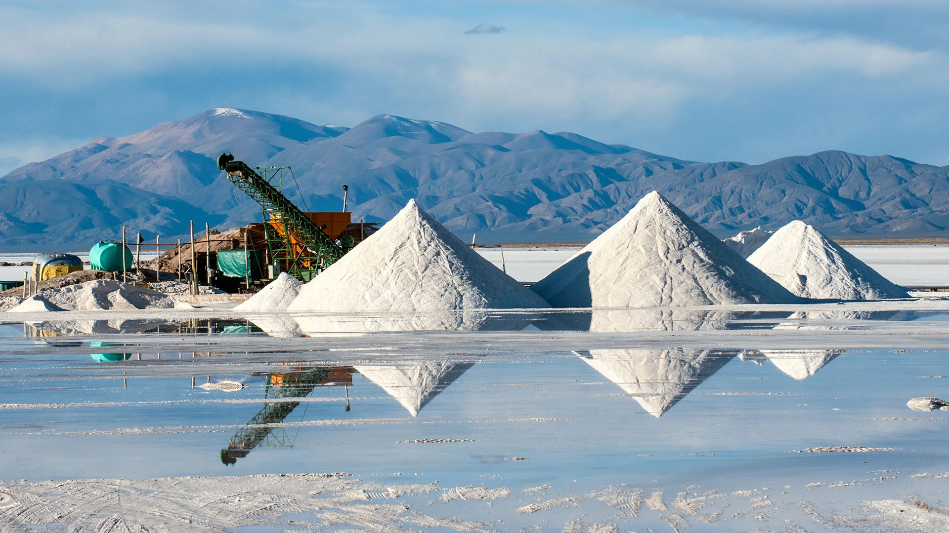 Beginnt bald der große Kampf um das Lithium? Diese Aktien profitieren (Foto: xeni4ka/iStockphoto)