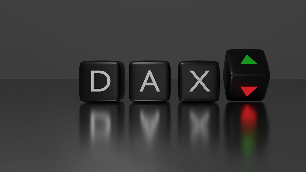 Xetra-Schluss: DAX kämpft – Deutsche Börse läuft vorne weg, Gamesa schockt, Tech unter Druck