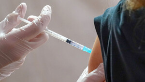 Johnson & Johnson: Ausblick rauf – so viel steuert der Corona‑Impfstoff bei  / Foto: Shutterstock