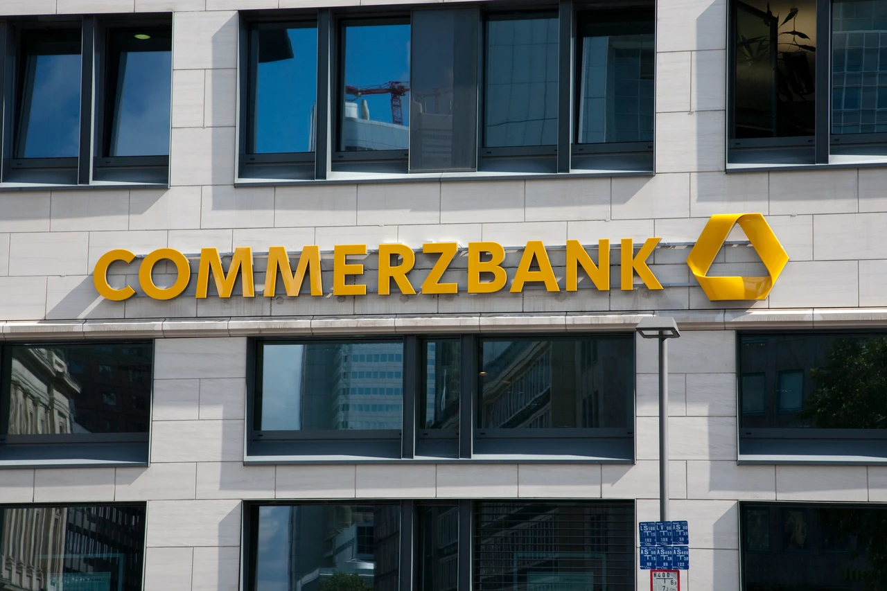 Commerzbank: Aktie besser als der DAX
