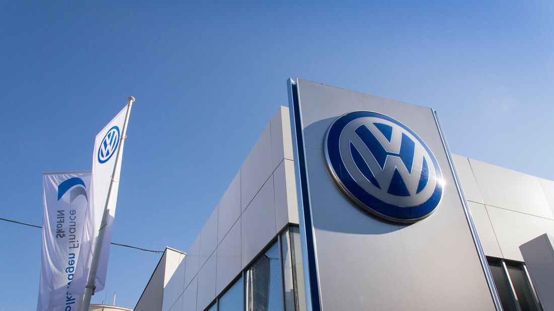 Schnäppchen oder Groschengrab?: So stuft die Deutsche Bank jetzt die VW‑Aktie ein (Foto: Shutterstock)
