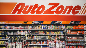 AutoZone: Gewinnschätzungen übertroffen – Aktie steigt  / Foto: Bloomberg/Kontributor/GettyImages