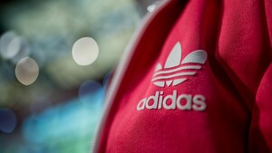 Adidas am DAX‑Ende: Das ist der Grund  / Foto: Daniel Karmann/dpa