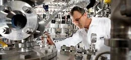 BASF und Co: Fünf Chemieaktien unterm Mikroskop (Foto: Börsenmedien AG)