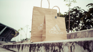 Adidas am DAX‑Ende – Barclays‑Abstufung belastet  / Foto: 2p2play/Shutterstock