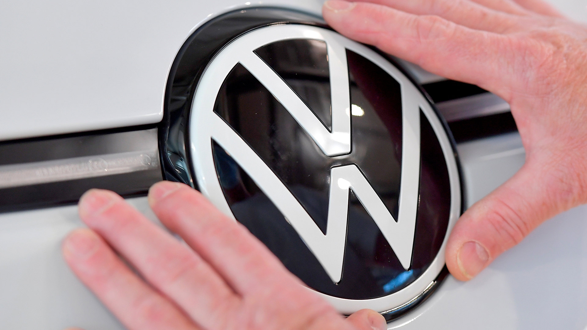 Volkswagen&#8209;Absturz nach +8%? Das spricht jetzt gegen ein Horrorszenario bei der Aktie (Foto: REUTERS/Matthias Rietschel)