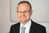 BioNTech: BioNTech: Deutscher Biotech‑Geheimtipp – Vorstand Sean Marett im Interview