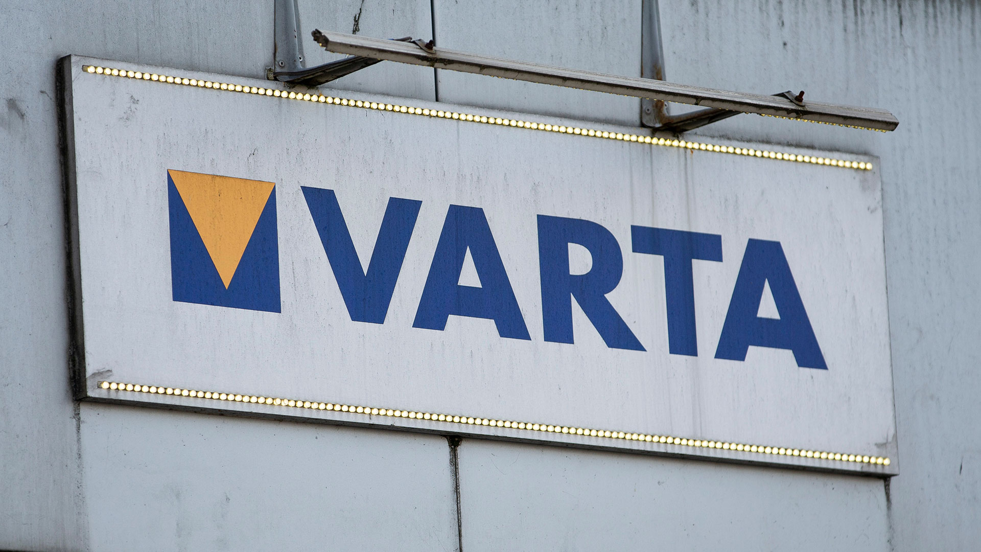 Mit sofortiger Wirkung: Varta&#8209;Chef legt Amt nieder (Foto: Karolis Kavolelis/Shutterstock)