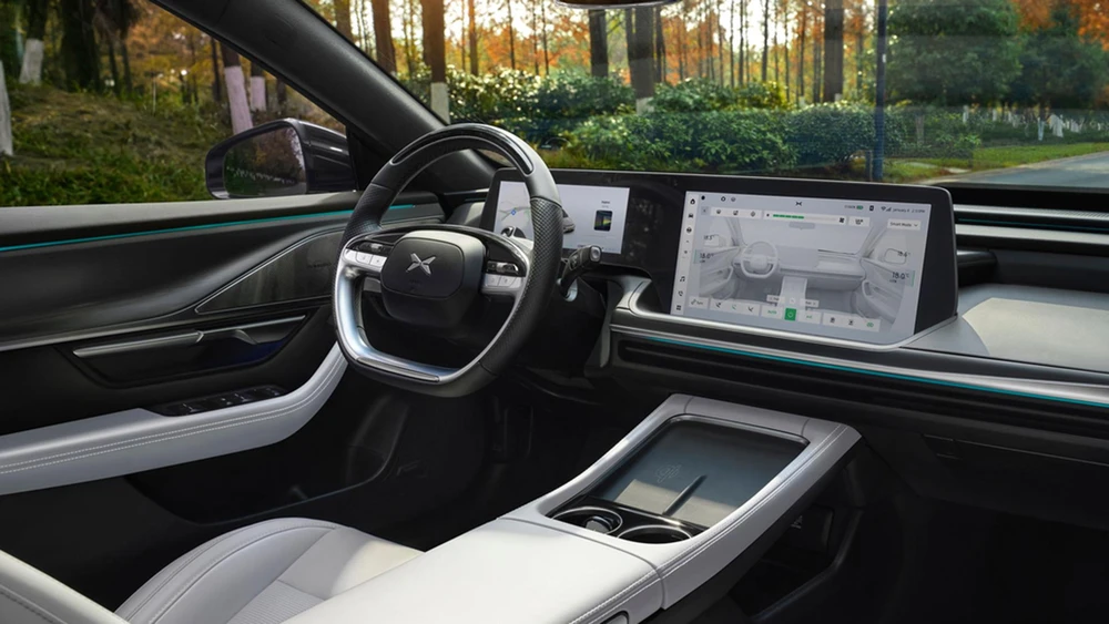Cockpit eines Xpeng Elektroautos