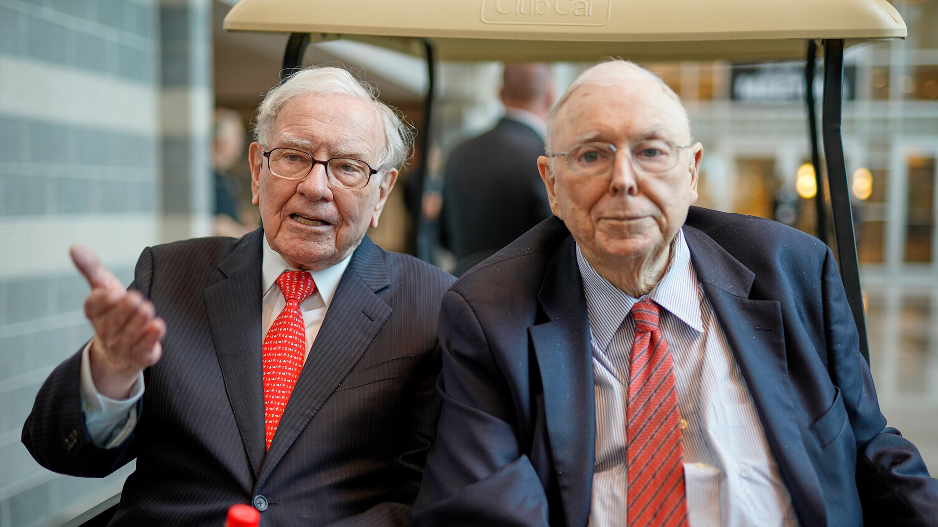 „Der ganze Trick besteht darin…“: Was Sie vom letzten Ratschlag von Charlie Munger, Warren Buffetts rechter Hand, für Ihr eigenes Investment lernen können (Foto: Nati Harnik/AP Photo/picture alliance/dpa)
