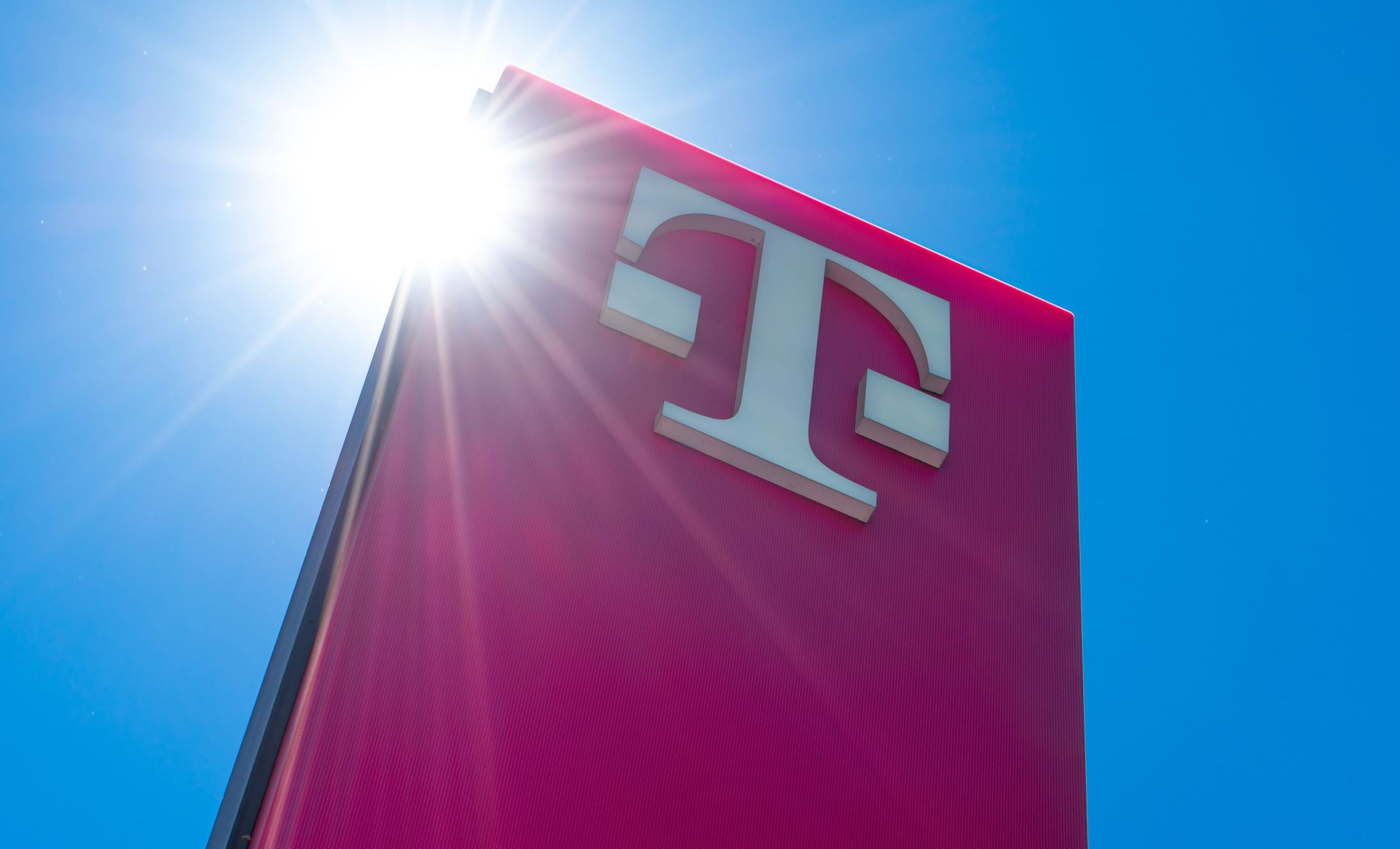 Mega&#8209;Impulse: Warum jetzt 45% Kurschance bei der Aktie von Deutsche Telekom winken (Foto: picture alliance/ Daniel Kalker)