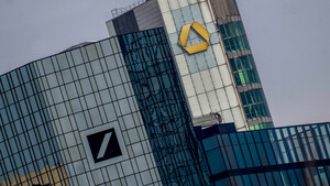 Commerzbank: Es geht los  / Foto: Michael Probst/AP Photo/ picture alliance