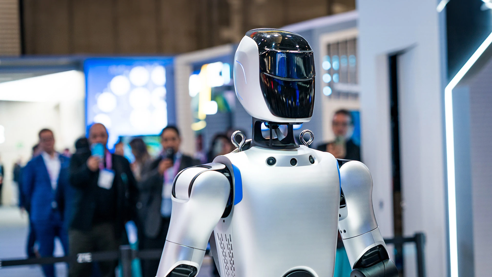 Disruption dank Robotik und KI: Diese 7 Aktien profitieren  (Foto: davide bonaldo/Shutterstock)