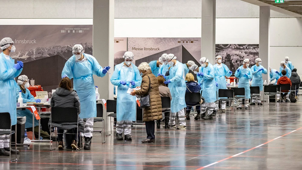 12. März 2020: DAX -12,3 Prozent. Das Coronavirus sorgt für Panikverkäufe. Die Börse befürchtet eine verheerende Pandemie. Es kommt zur V-förmigen Erholung.