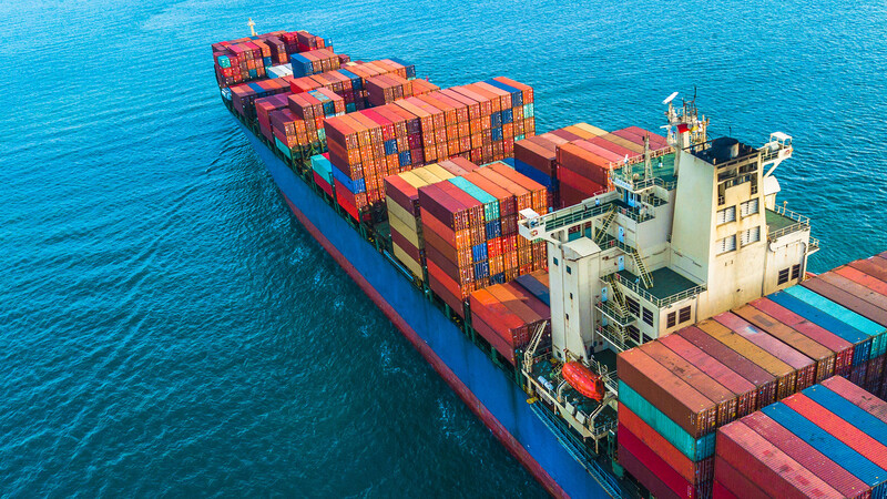 Platz 3: Ernst Russ 370% - Durch die hohe Nachfrage nach Containertransporten bei gleichzeitiger Verringerung der freien Kapazitäten hat sich das Marktumfeld für die Reederei tiefgreifend verändert. Umsatz und Ergebnis wurden signifikant gesteigert. 