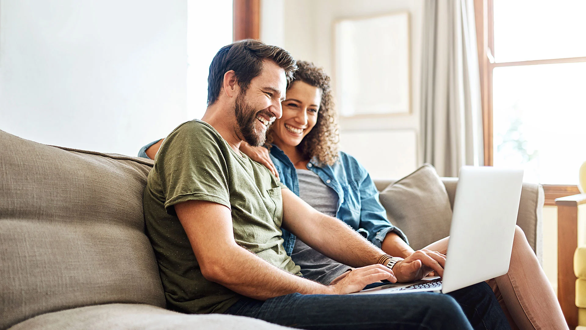 Autobank bietet Top‑Zinsen beim Tagesgeld: 3,0 Prozent ‑ und jeden Monat Zinsen  (Foto: Nicolas Hansen/iStock)