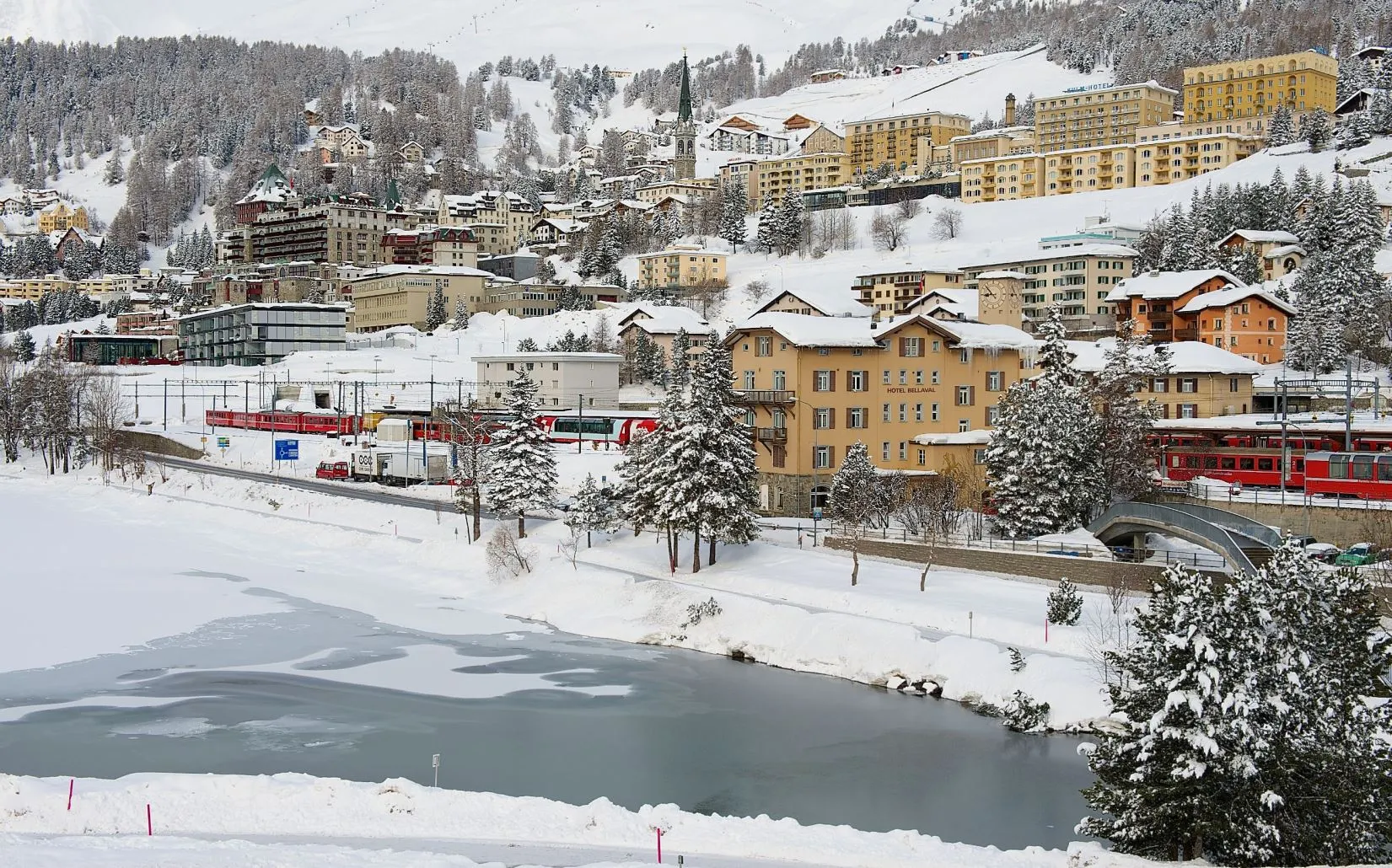 Schweizer Franken zum Euro auf 9&#8209;Jahres&#8209;Hoch – Skifahren in der Schweiz bald unbezahlbar? (Foto: Shutterstock)