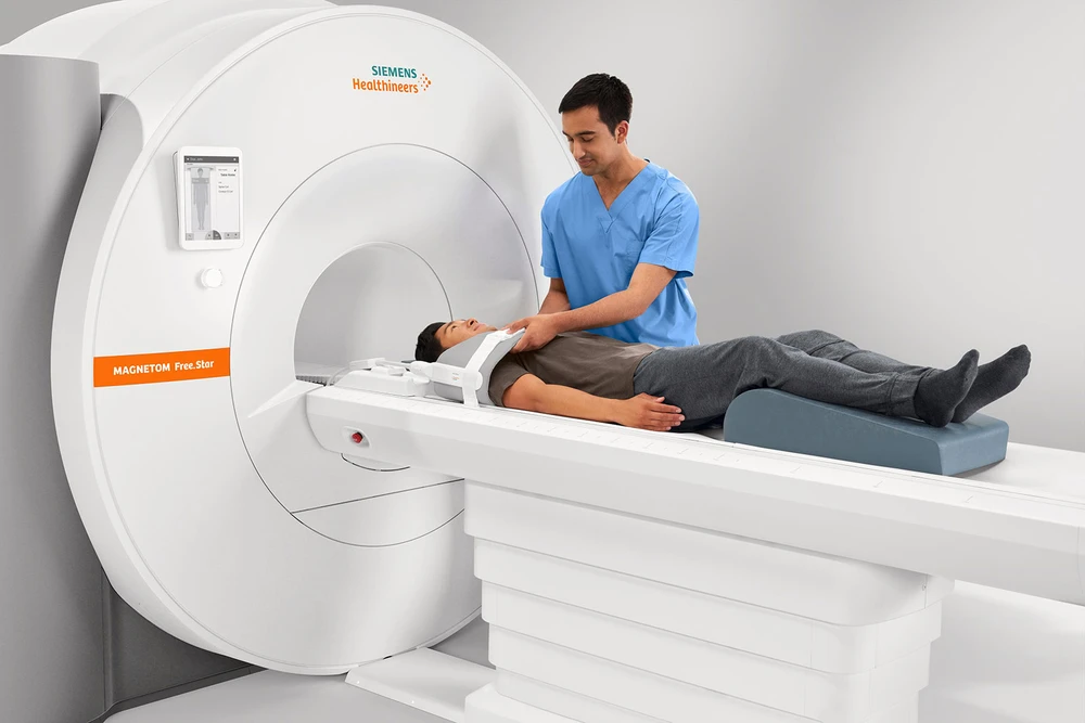 Platz 3: Siemens Healthineers +56,7%; Die Siemens-Tochter kam ebenfalls im September neu in den DAX. Die hohe Nachfrage nach Corona-Tests und die gut laufende Integration von Varian haben dem Medizintechnikkonzern ständig neue Rekordhochs beschert.