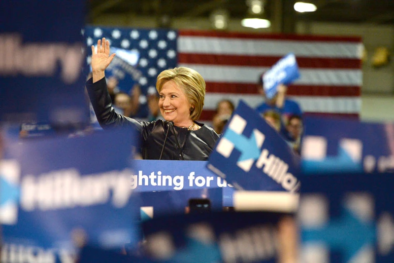 Kein Strafverfahren gegen Clinton - DAX und Co drehen auf