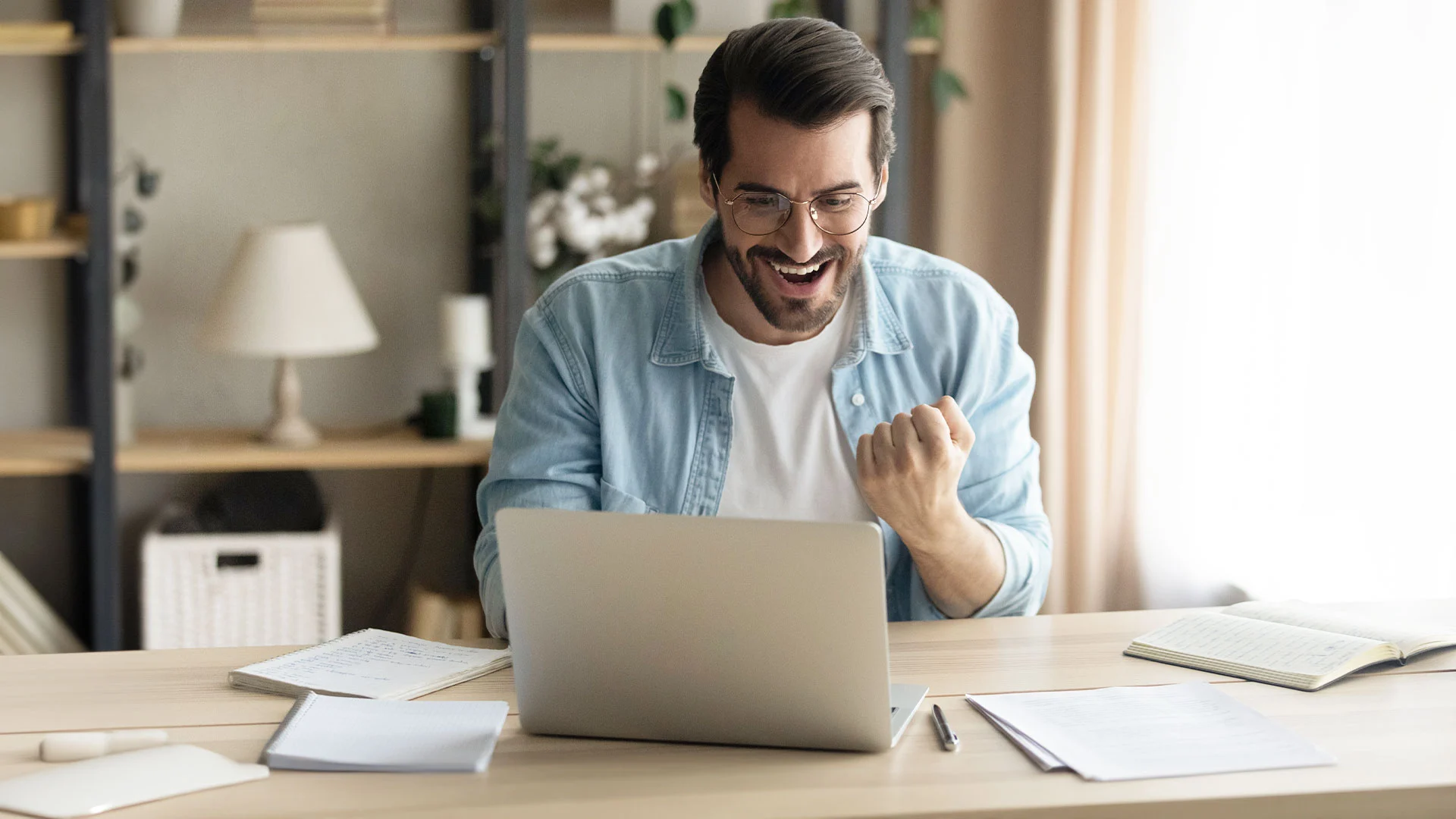 Viel besser als jedes Festgeld: Hier sind 8,50 Prozent Zinsen für gleich zwei Jahre drin  (Foto: ShutterStock/ fizkes)