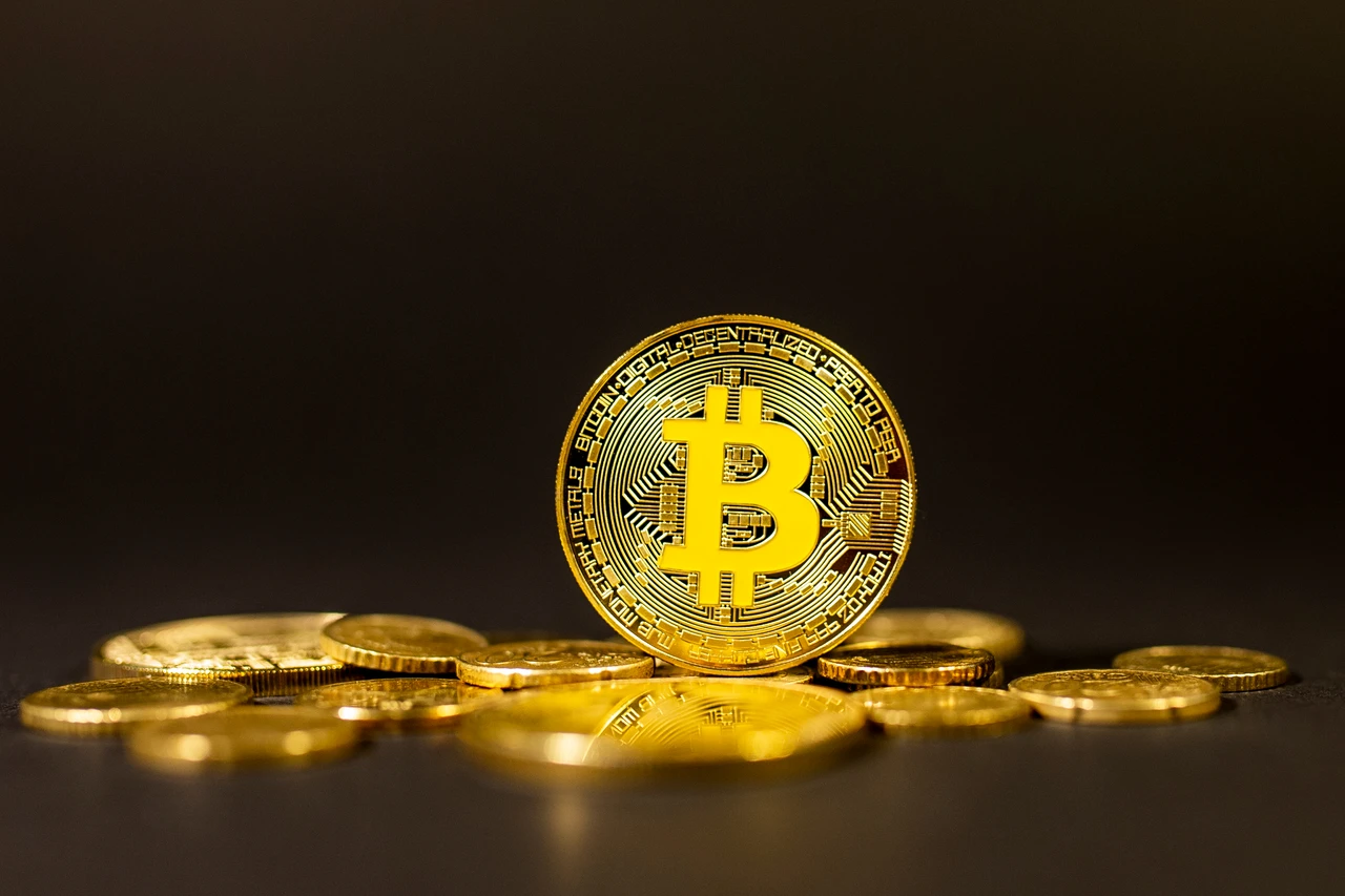 Bitcoin, THETA und Solana mit unglaublicher Performance – so profitieren auch Sie davon
