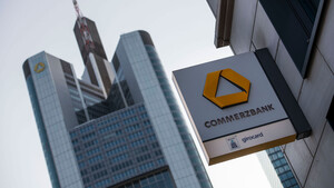 Commerzbank: Warnschuss aus Moskau  / Foto: Thomas Lohnes/GettyImages